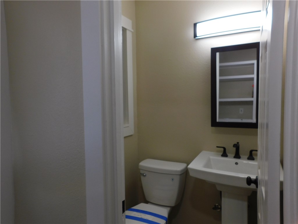 3318 Mahan Dr Property Photo 10