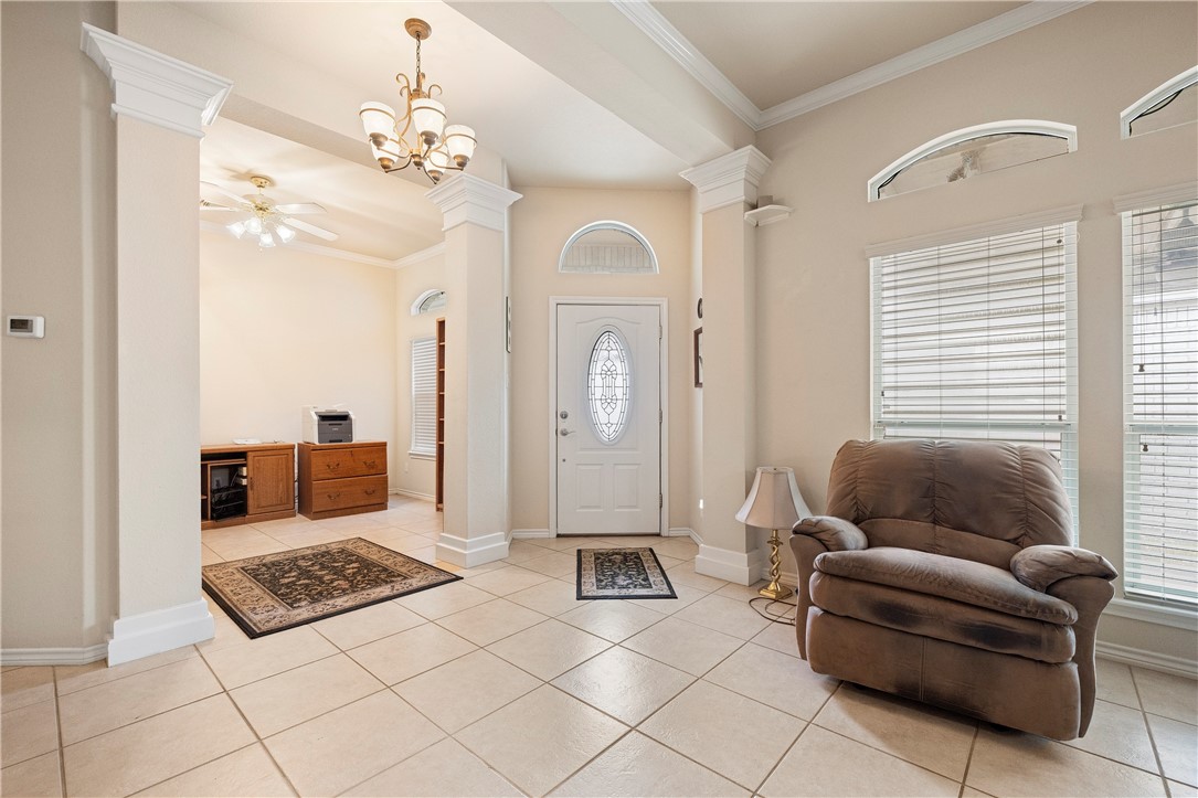 5806 Commonwealth Lane Property Photo 3