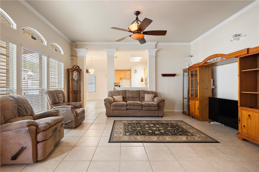 5806 Commonwealth Lane Property Photo 4