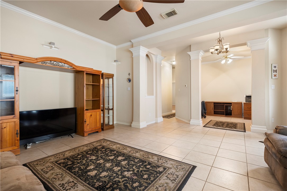 5806 Commonwealth Lane Property Photo 5