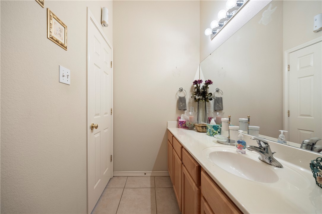 5806 Commonwealth Lane Property Photo 24