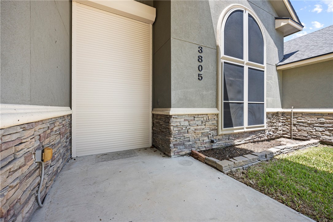 3805 Kangaroo Ct Property Photo 3