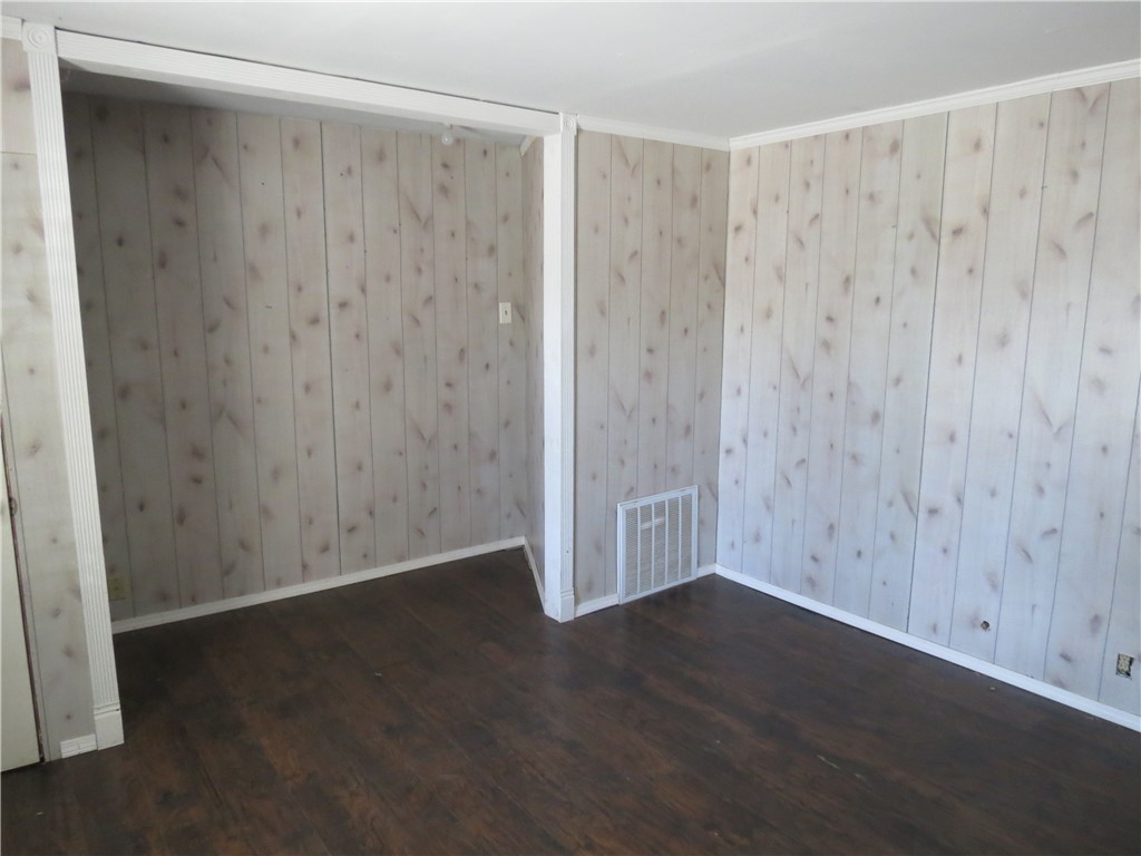 1826 Yale St Property Photo 5
