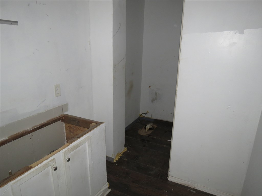 1826 Yale St Property Photo 18