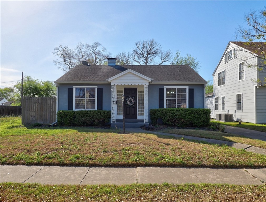 465 Southern St Property Photo