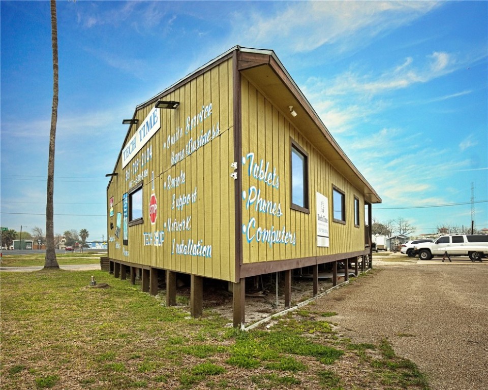 206 Highway 35 S Property Photo 6