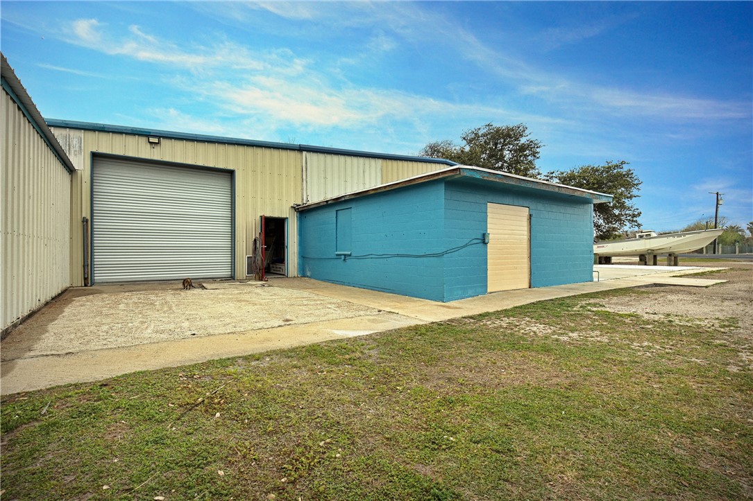 206 Highway 35 S Property Photo 8