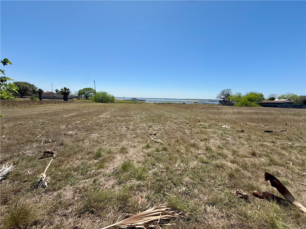 24567 La Ponderosa Dr. Property Photo 2