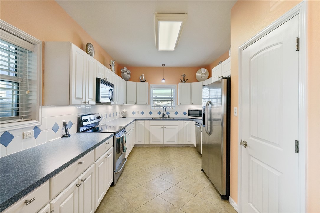 1035 Sea Secret St Property Photo 14