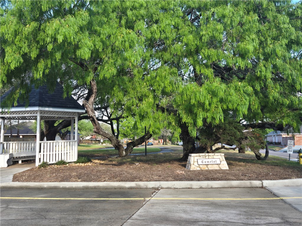 7001 Ashdown Dr Property Photo
