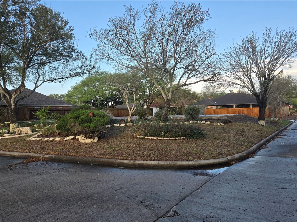 7001 Ashdown Dr Property Photo 3