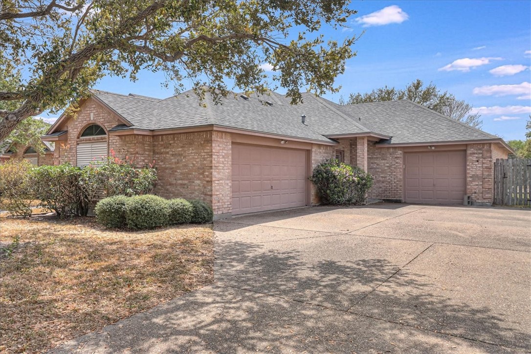 6153 Lemans Dr Property Photo 2