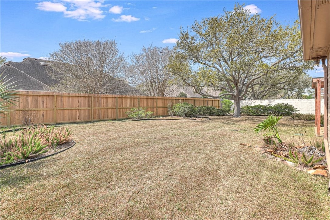 6153 Lemans Dr Property Photo 34
