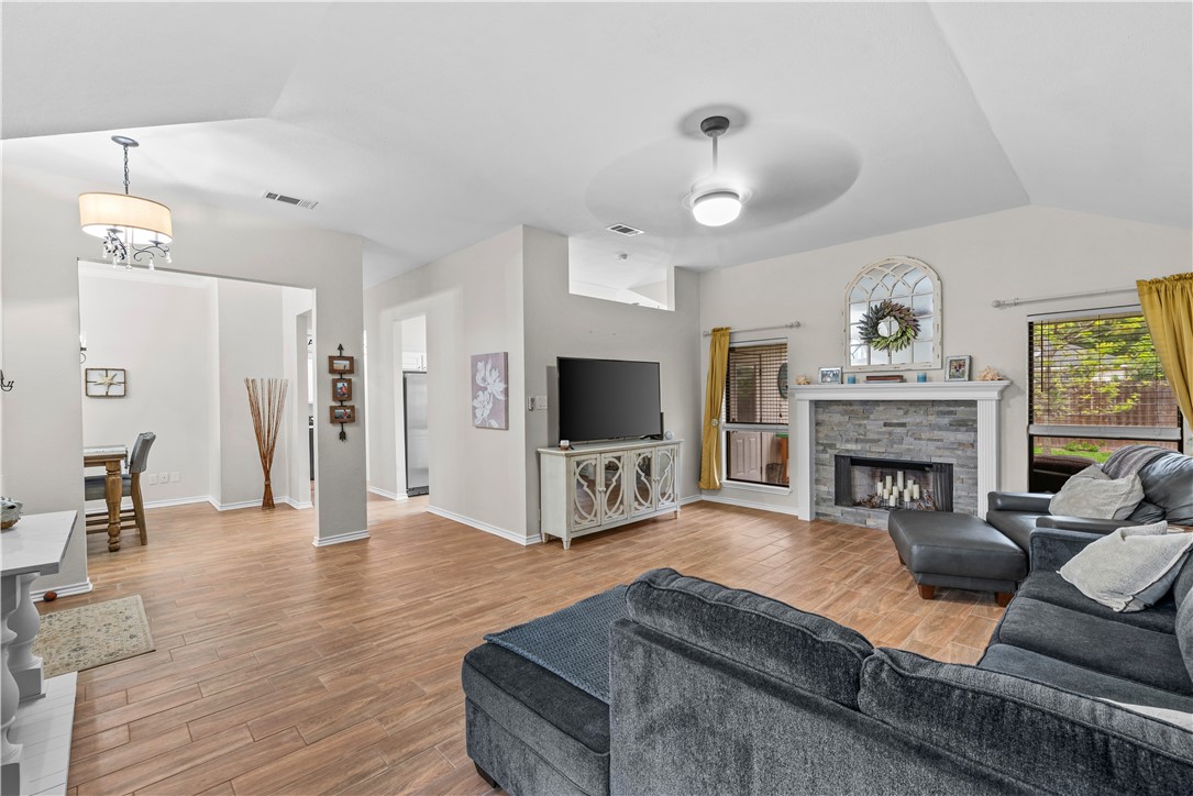 2205 Gershwin Property Photo 4