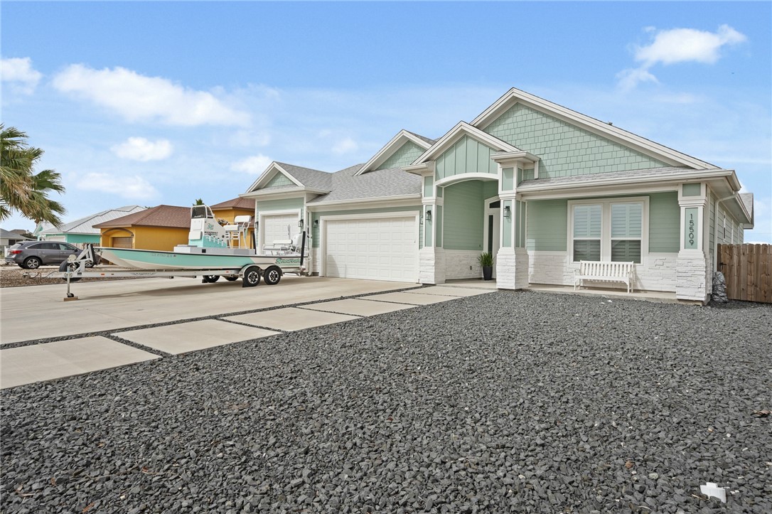 15509 Finistere St Property Photo 3