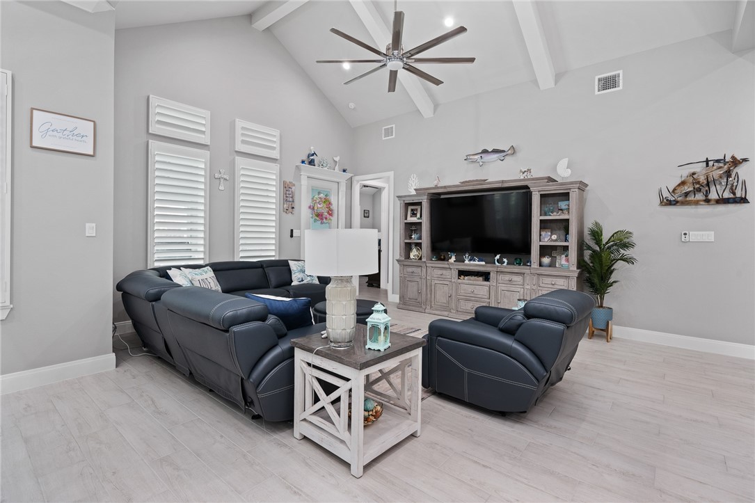 15509 Finistere St Property Photo 10
