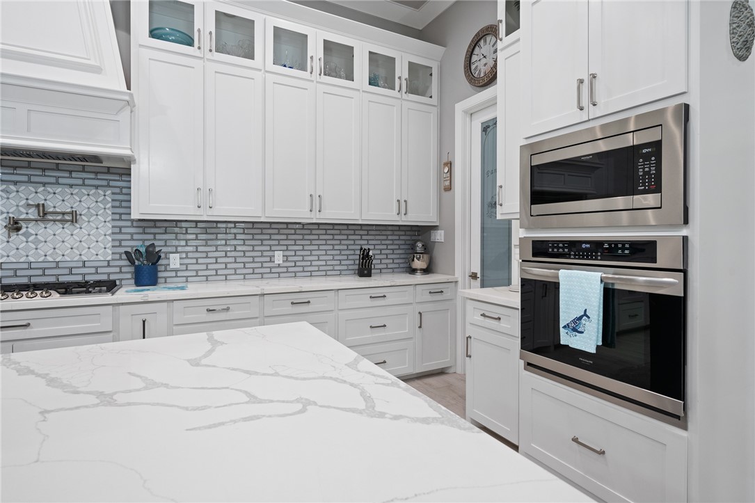 15509 Finistere St Property Photo 13