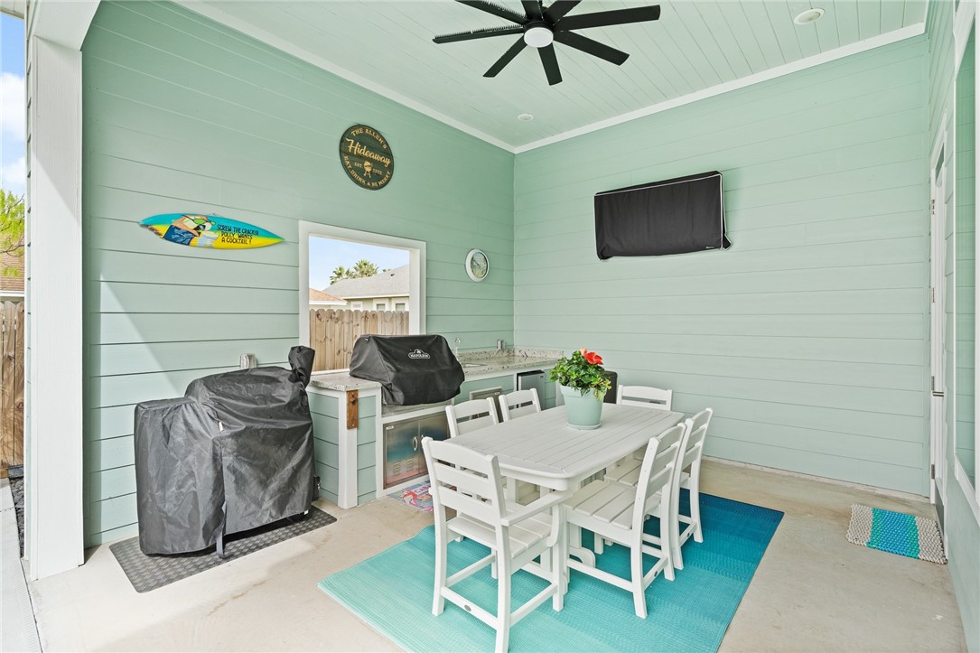15509 Finistere St Property Photo 32