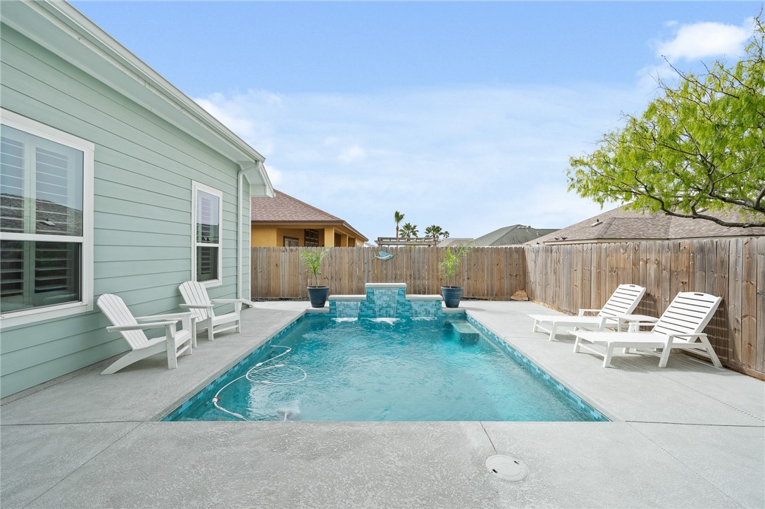 15509 Finistere St Property Photo 33