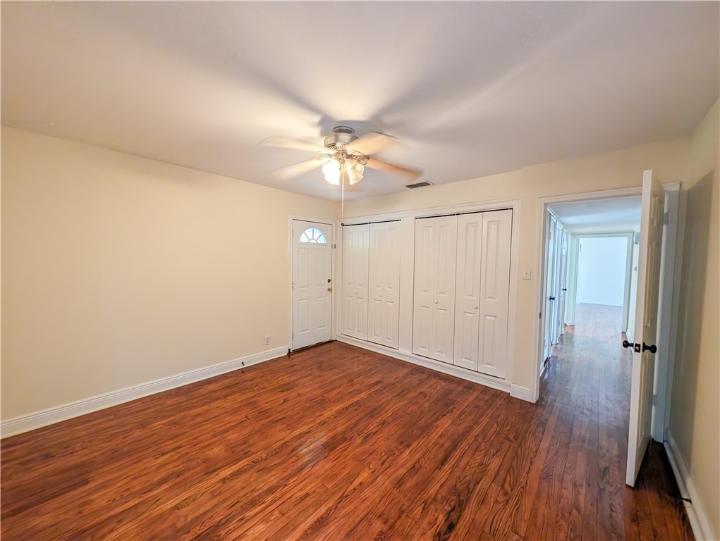 410 Canterbury Dr Property Photo 12