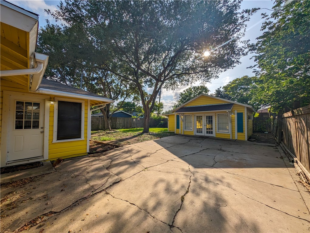 410 Canterbury Dr Property Photo 14