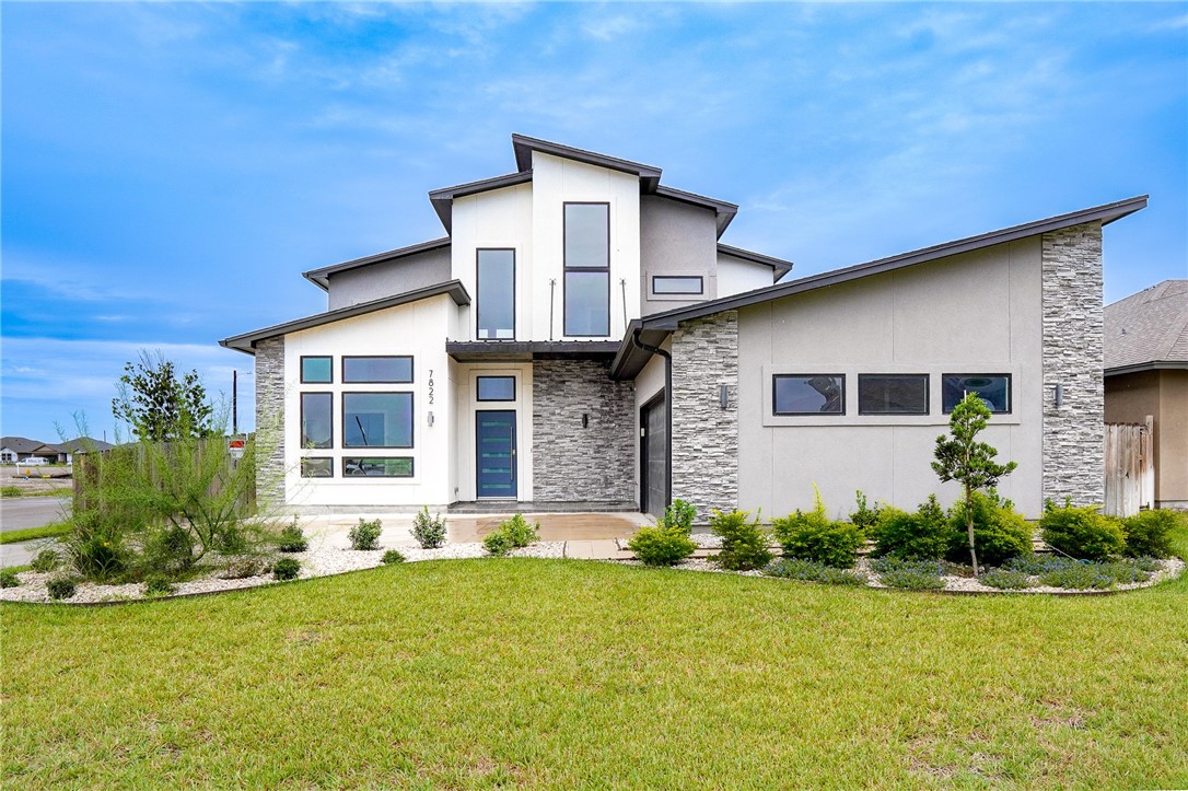 7822 Stampede Dr Property Photo