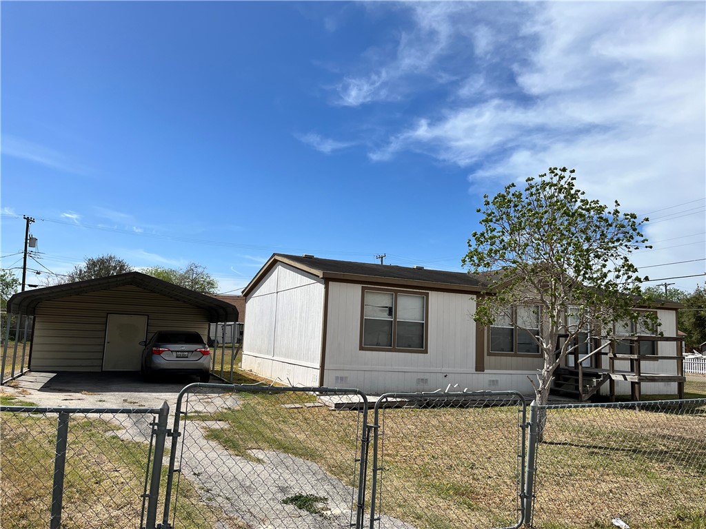 215 Elsie Ave Property Photo 2