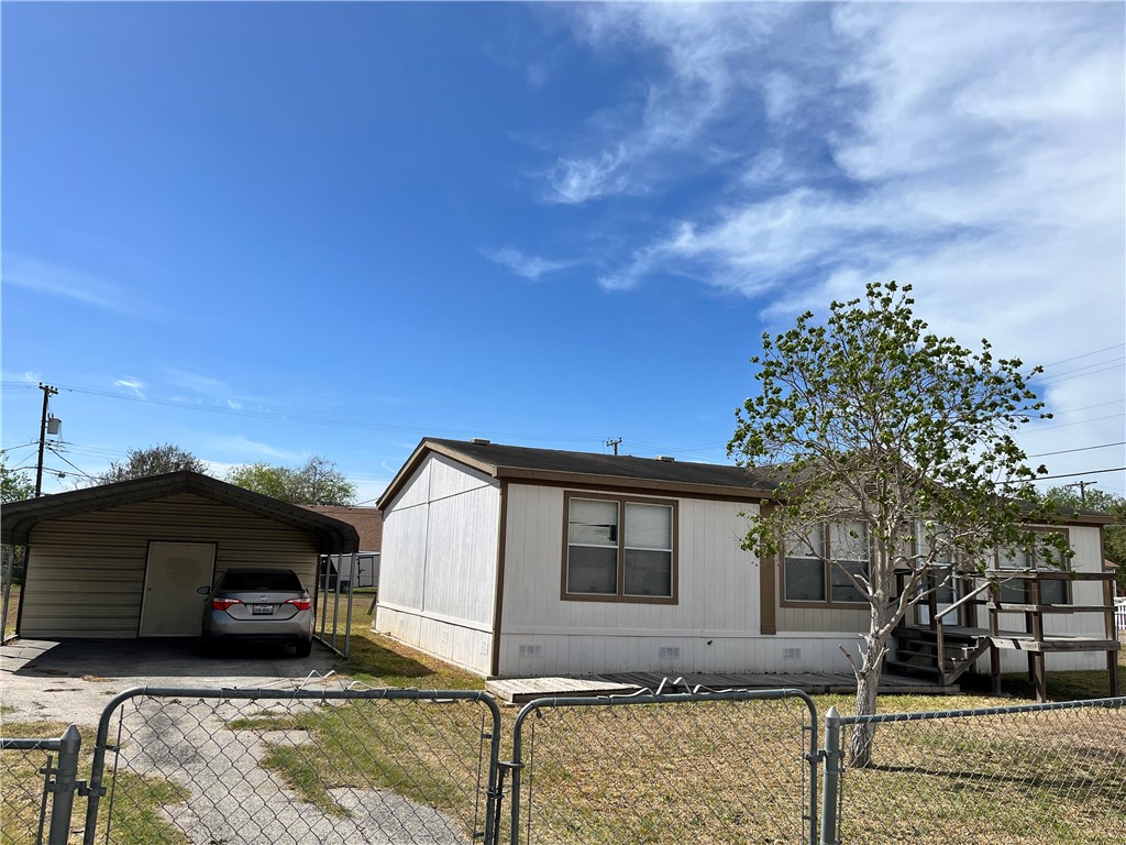 215 Elsie Ave Property Photo 3