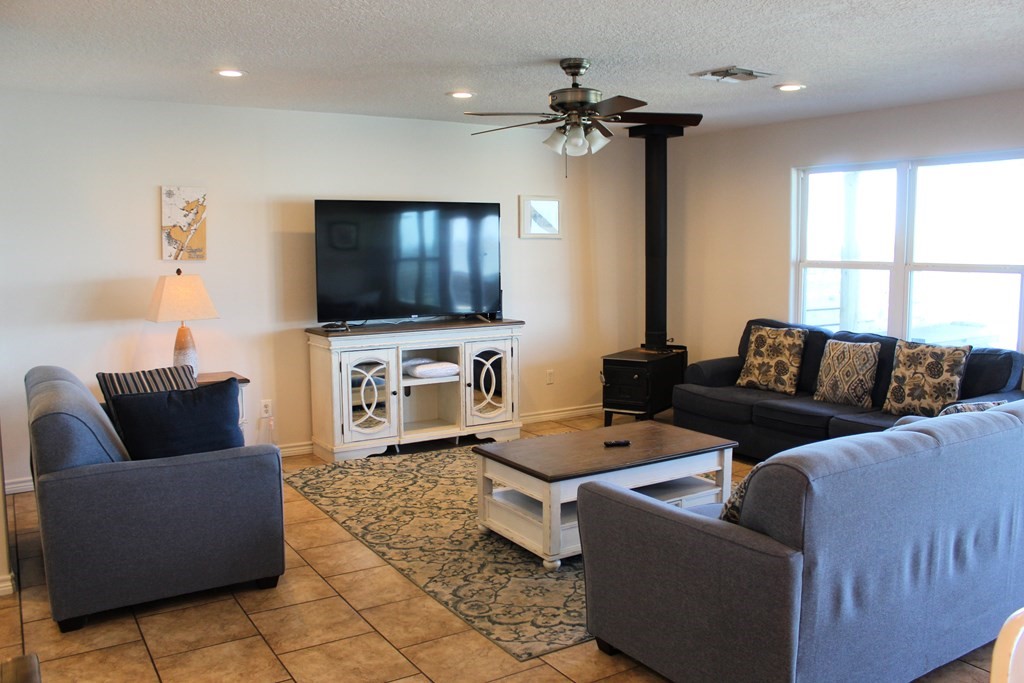 143 Lakeshore Drive Property Photo 8