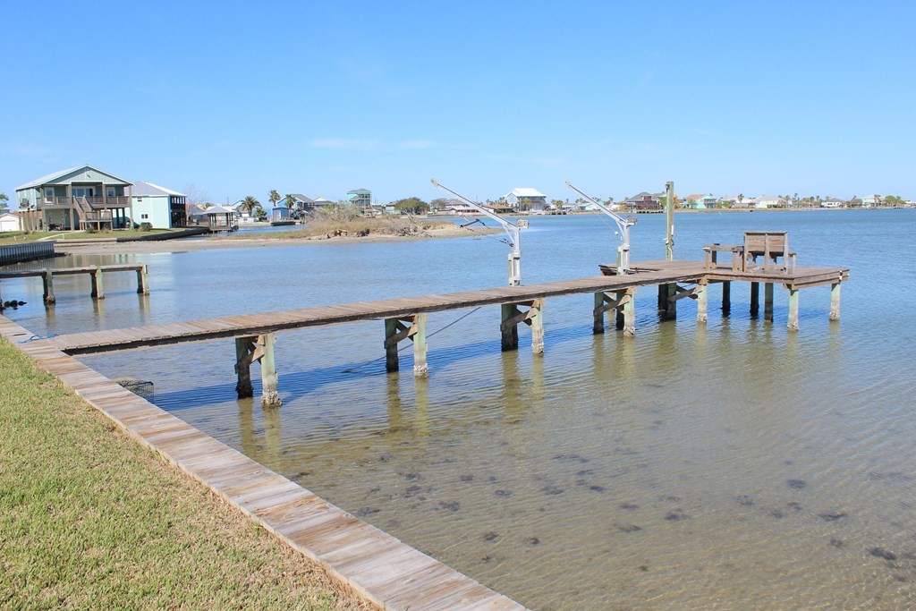 143 Lakeshore Drive Property Photo 26