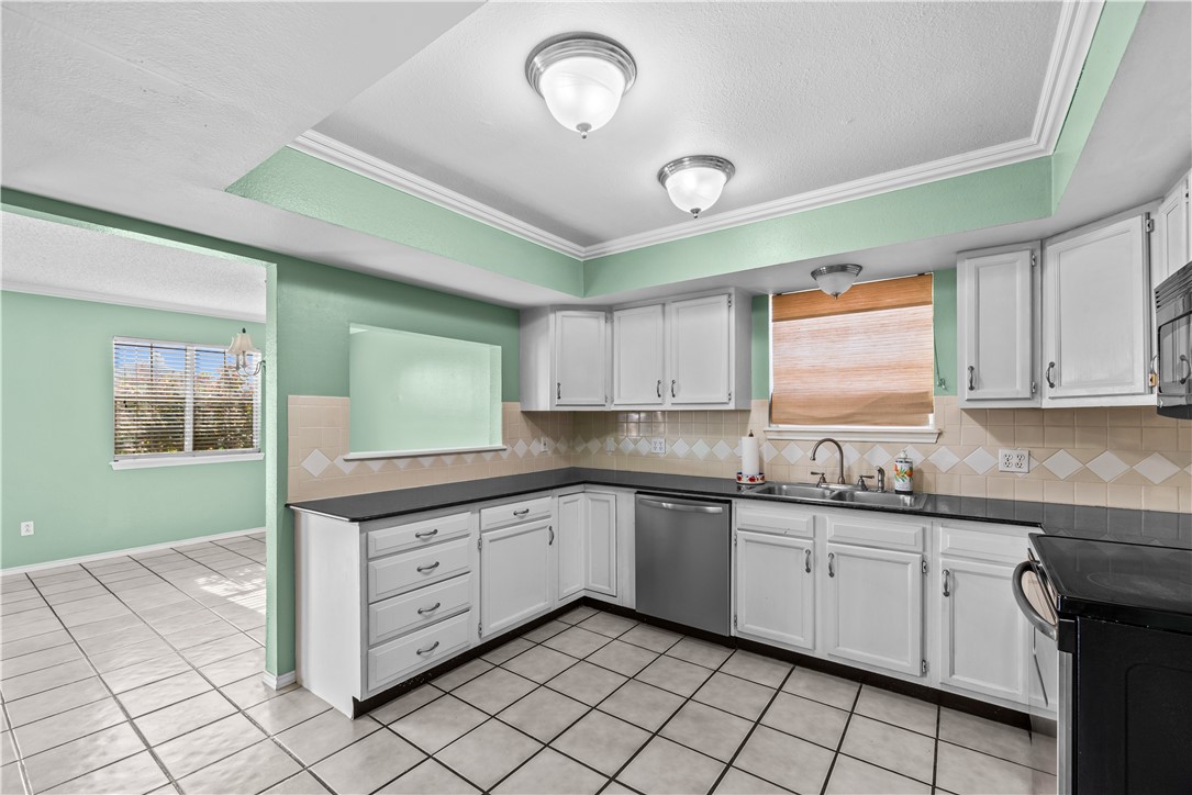 15445 Cruiser St B Property Photo 9