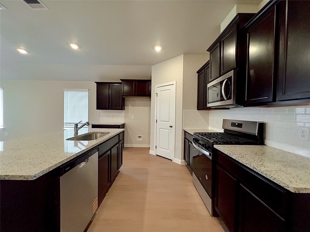 3014 Stone Creek Dr Property Photo 10