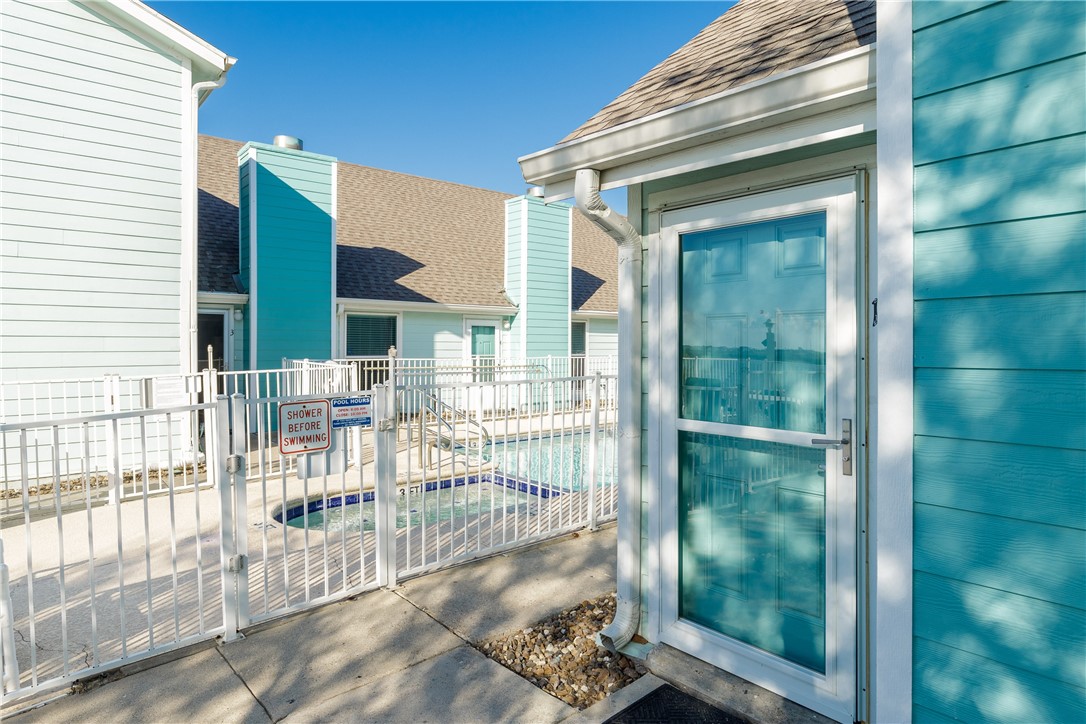 15201 Leeward Dr A1 Property Photo 2