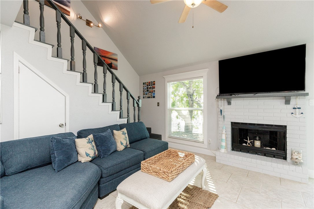 15201 Leeward Dr Property Photo 8