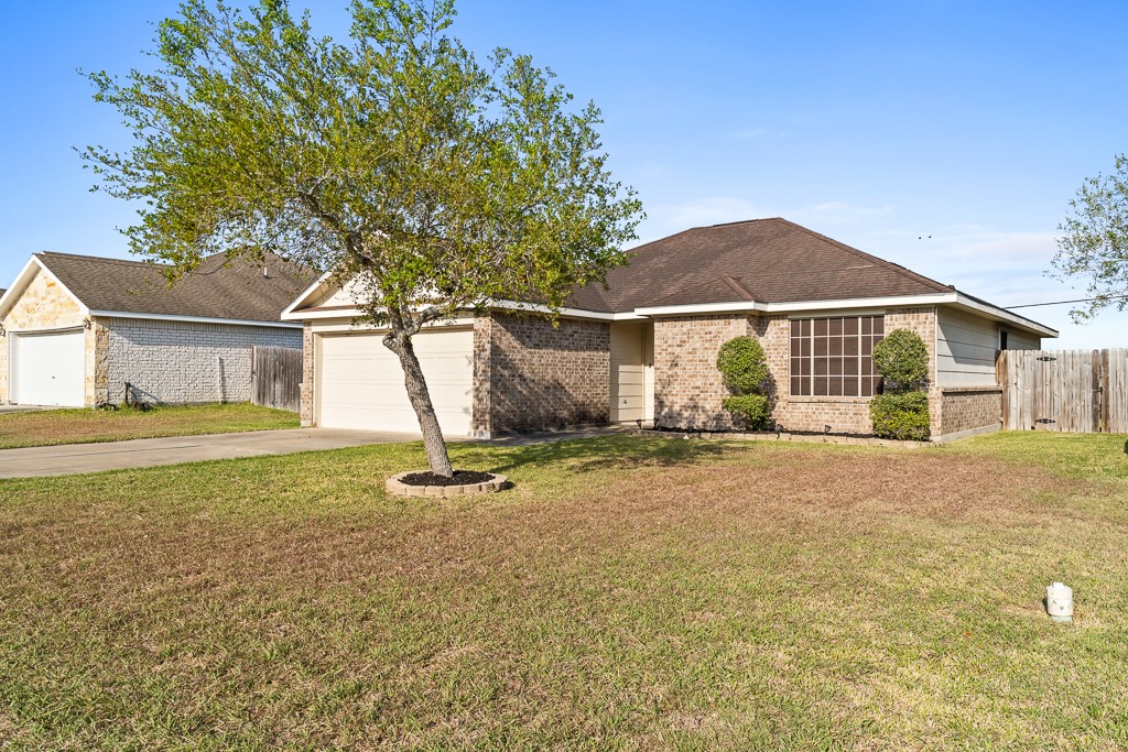 2904 Alice Ln Property Photo 3