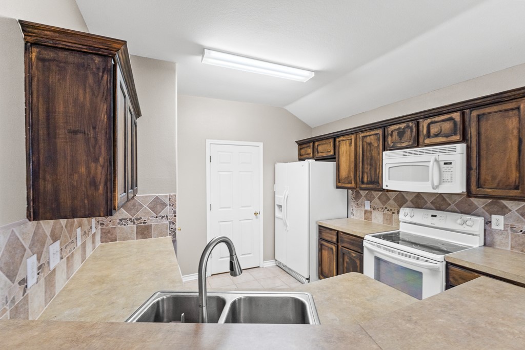 2904 Alice Ln Property Photo 9