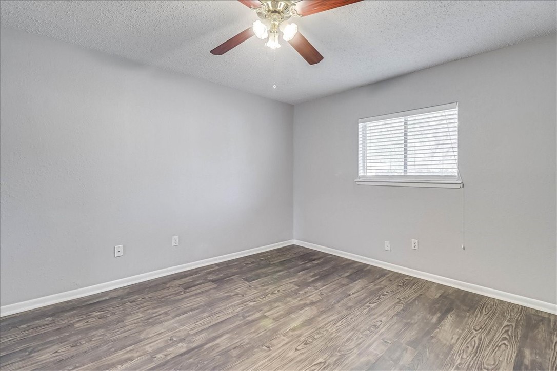 905 Red Poll Property Photo 33