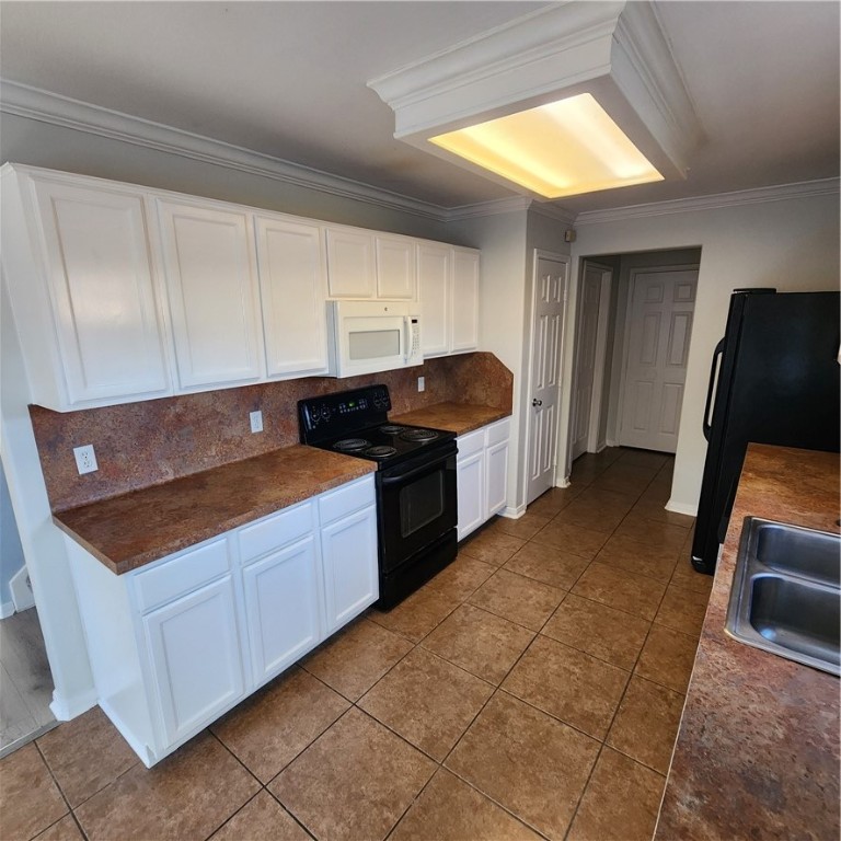 2206 Encino Dr Property Photo 4