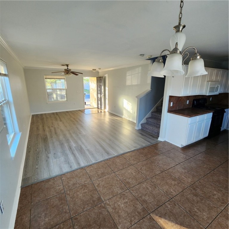 2206 Encino Dr Property Photo 6