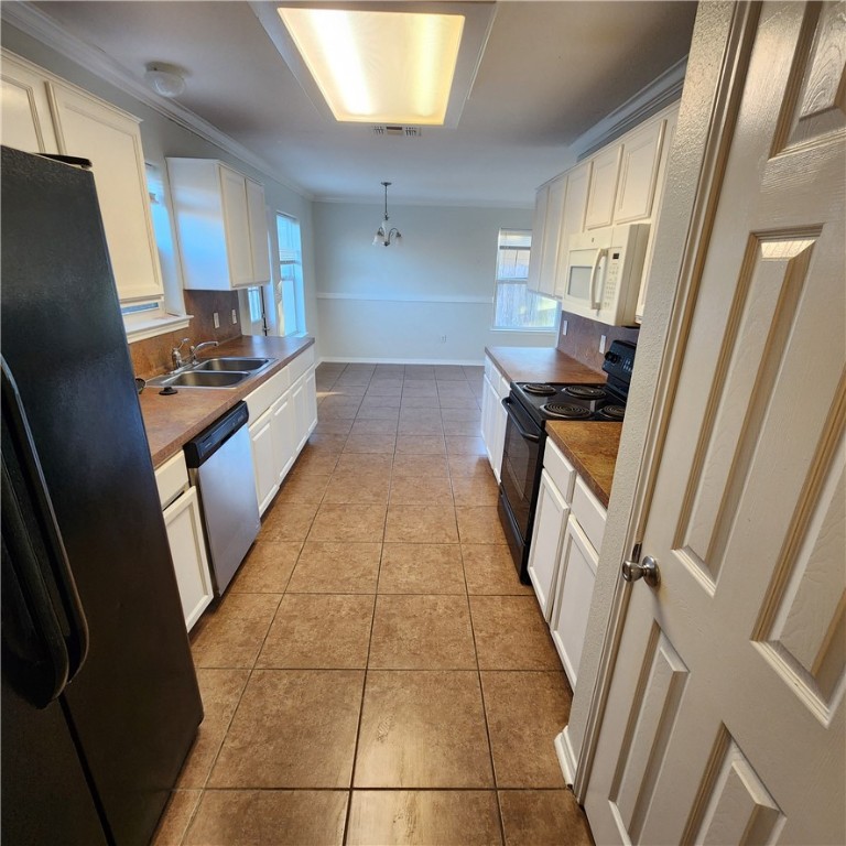 2206 Encino Dr Property Photo 7