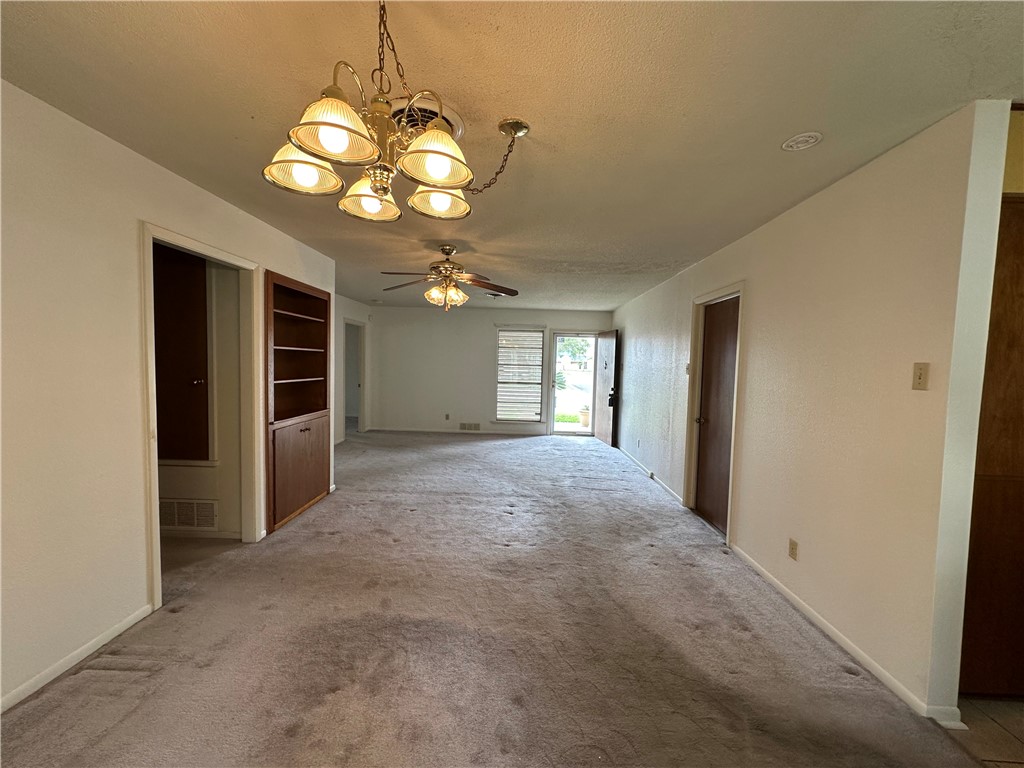 1662 Spicewood Dr Property Photo 3
