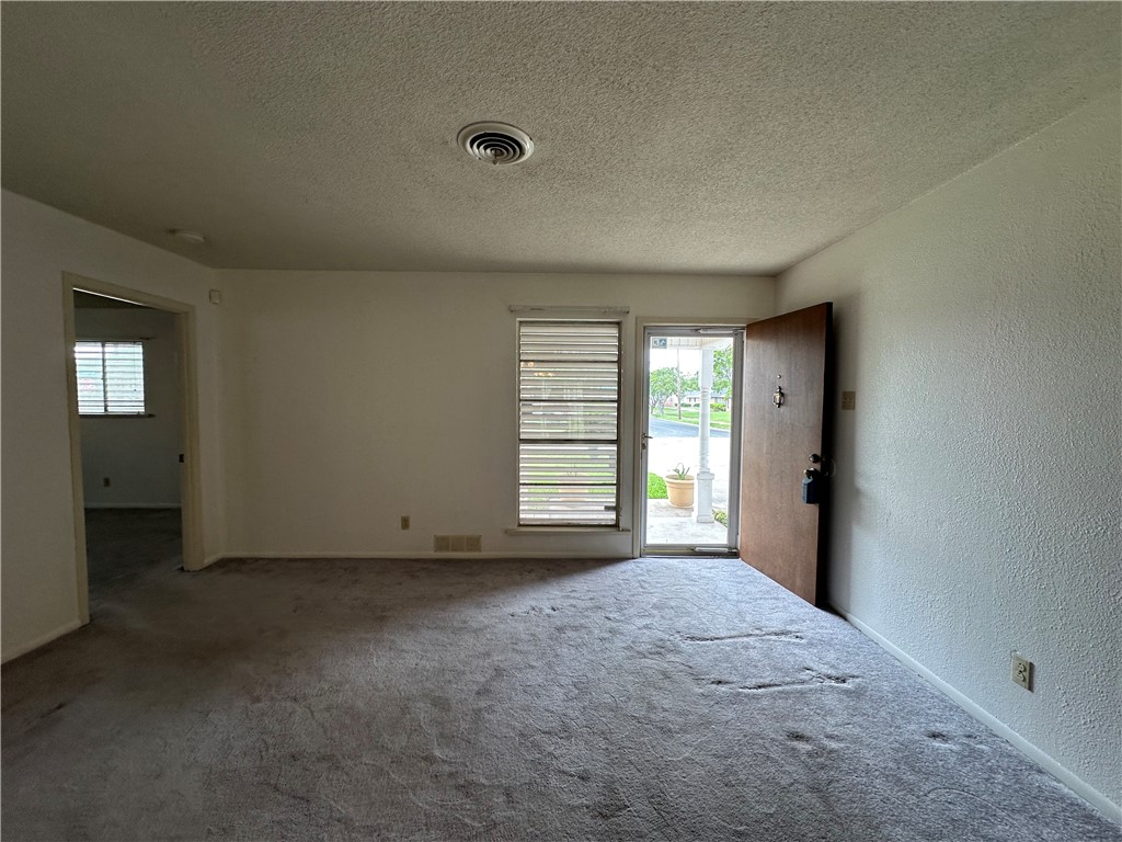 1662 Spicewood Dr Property Photo 4