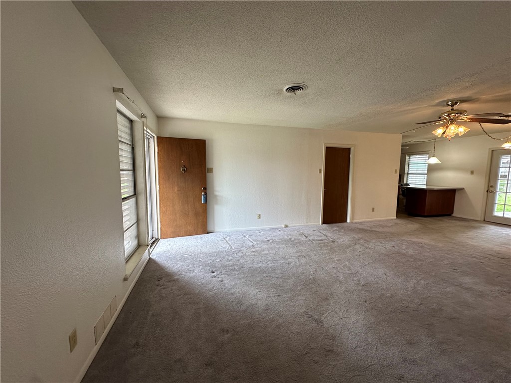 1662 Spicewood Dr Property Photo 5