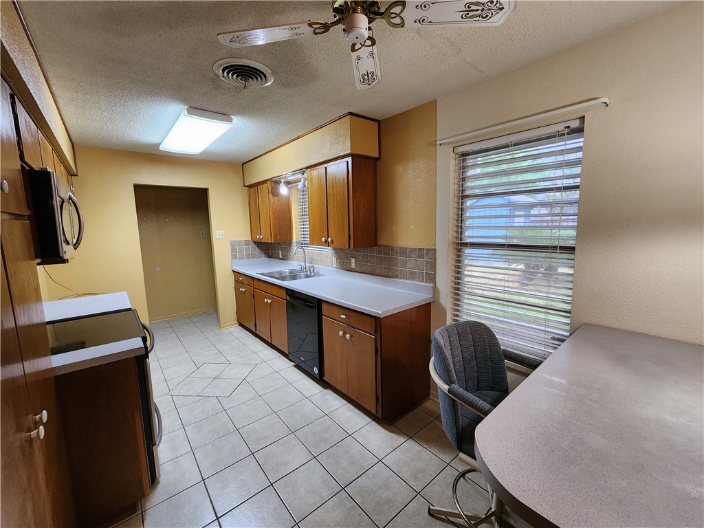 1662 Spicewood Dr Property Photo 14