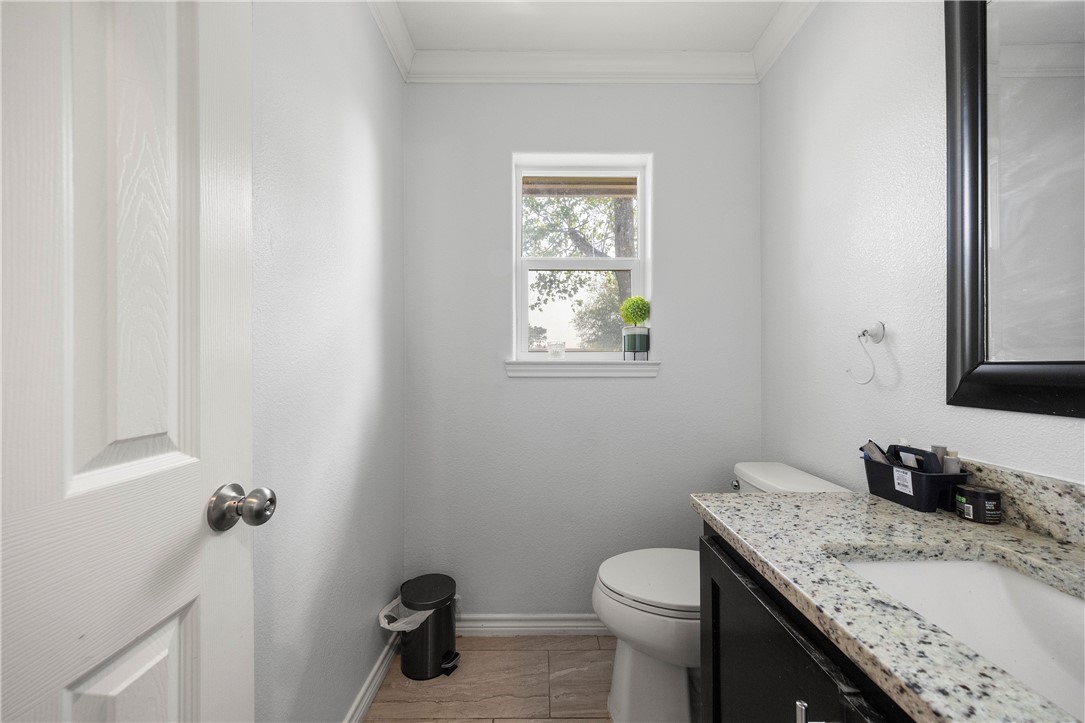 1873 Elizabeth St Property Photo 12
