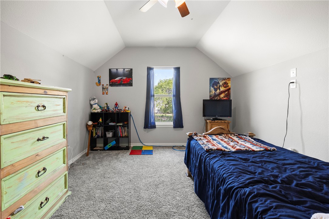 1873 Elizabeth St Property Photo 22