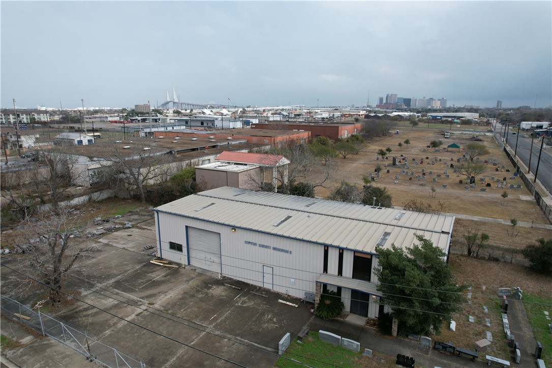 300 Palm Dr Property Photo
