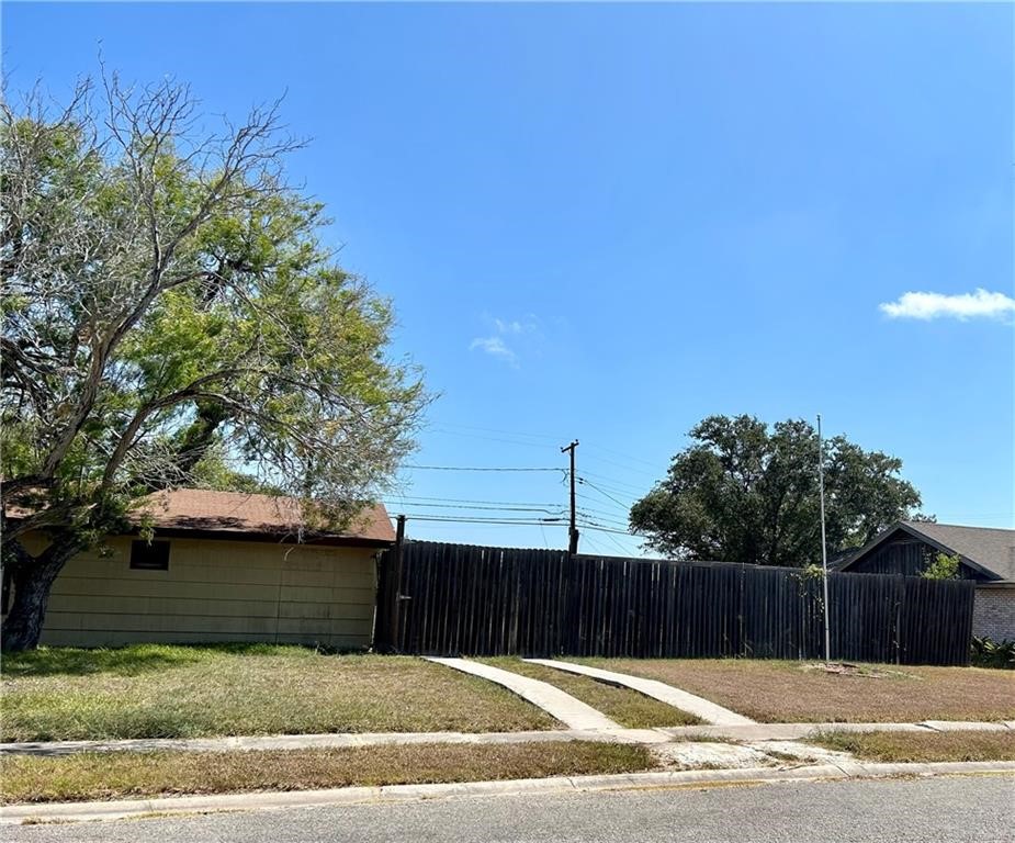 5714 Hinman Dr Property Photo 2