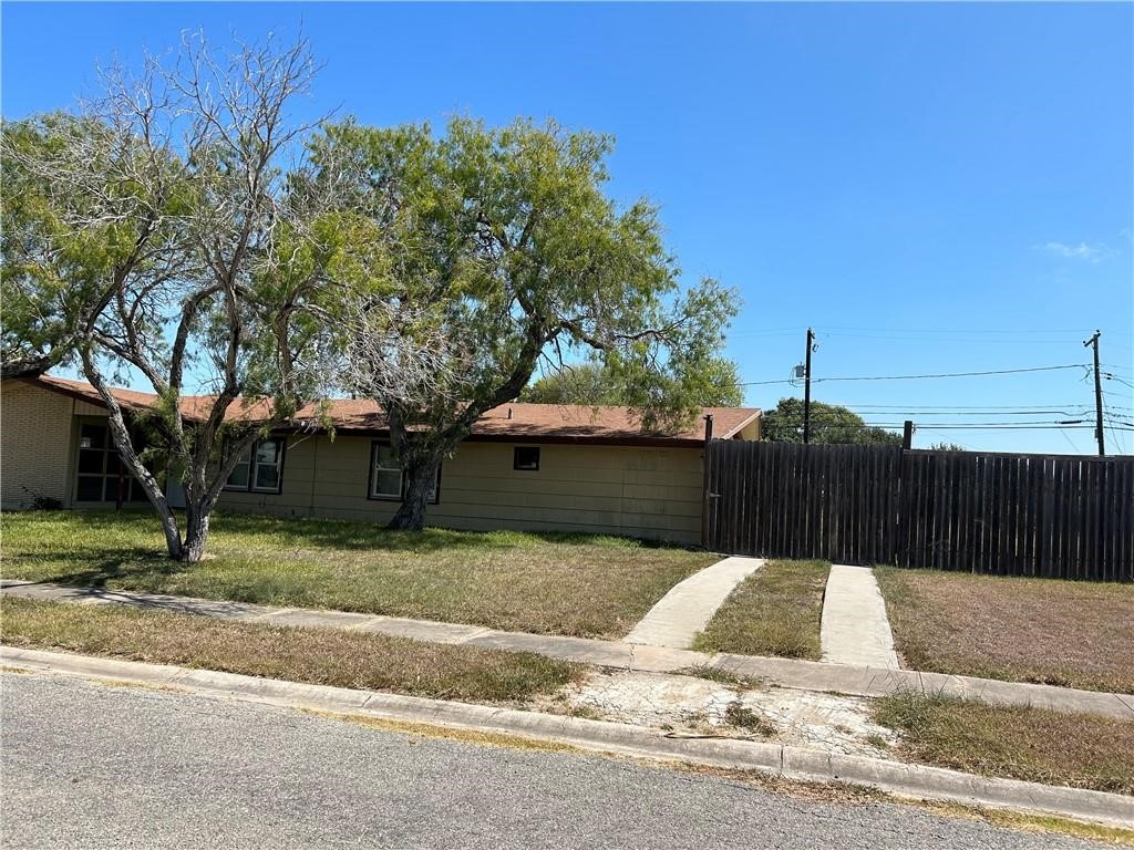 5714 Hinman Dr Property Photo 3
