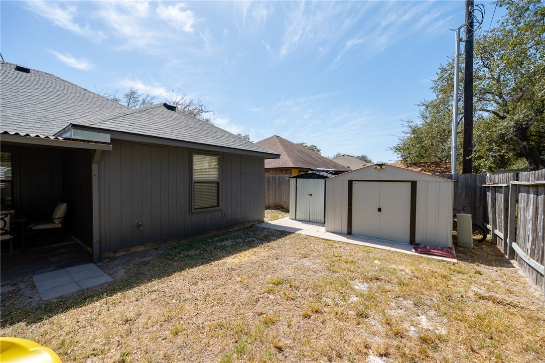2240 Balboa Dr Property Photo 24